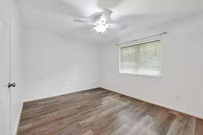 46 E Hobbit Glen Drive, Conroe, TX 77384 - Photo 19