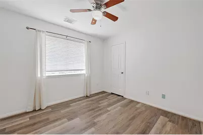46 E Hobbit Glen Drive, Conroe, TX 77384 - Photo 17
