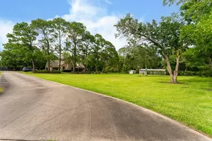 2210 Rita St, El Campo, TX 77437 - Photo 3