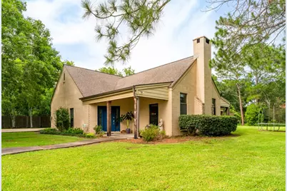 2210 Rita Street, El Campo, TX 77437 - Photo 1