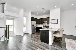11012 Mikula Dr, Houston, TX 77043 - Photo 47
