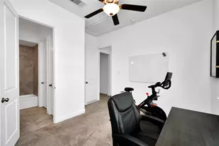11012 Mikula Dr, Houston, TX 77043 - Photo 17
