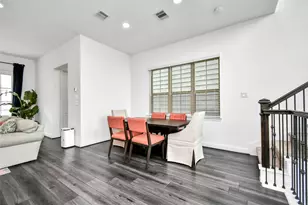 11012 Mikula Dr, Houston, TX 77043 - Photo 31