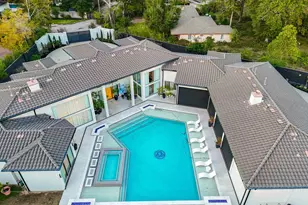 32 E Shady Ln, Houston, TX 77063 - Photo 3