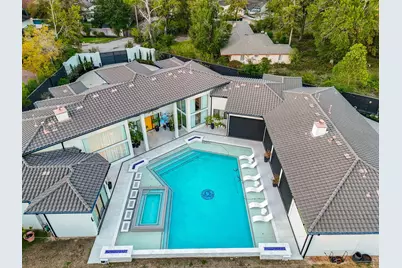 32 E Shady Lane, Houston, TX 77063 - Photo 1