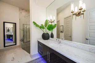 32 E Shady Ln, Houston, TX 77063 - Photo 35