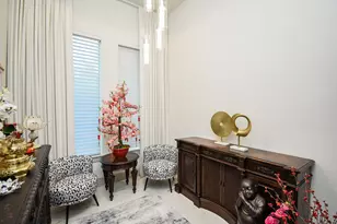 32 E Shady Ln, Houston, TX 77063 - Photo 13