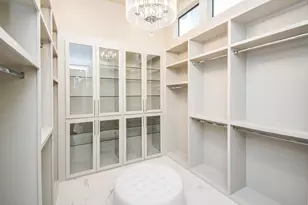 32 E Shady Ln, Houston, TX 77063 - Photo 31