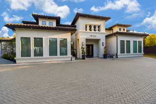 32 E Shady Ln, Houston, TX 77063 - Photo 3