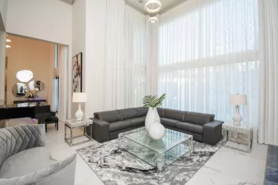 32 E Shady Lane, Houston, TX 77063 - Photo 11