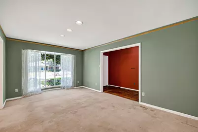 7707 Burning Hills Drive, Houston, TX 77071 - Photo 9