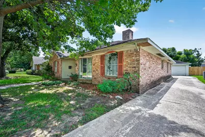 7707 Burning Hills Drive, Houston, TX 77071 - Photo 5
