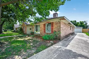 7707 Burning Hills Dr, Houston, TX 77071 - Photo 5
