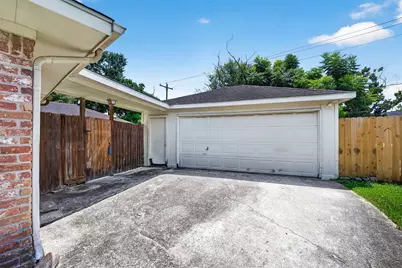 7707 Burning Hills Drive, Houston, TX 77071 - Photo 43