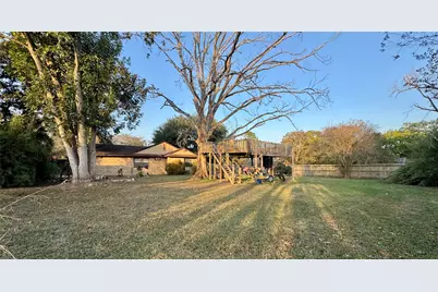 3706 College Street, Damon, TX 77430 - Photo 3