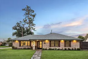 6434 Pineshade Ln, Houston, TX 77008 - Photo 1