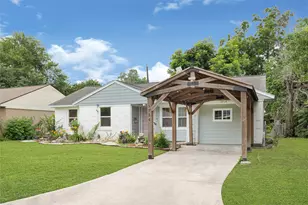 5714 Peacock St, Houston, TX 77033 - Photo 1
