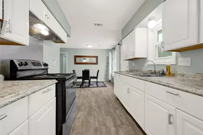 5714 Peacock Street, Houston, TX 77033 - Photo 13