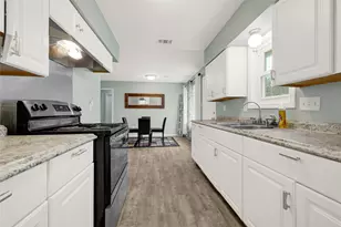 5714 Peacock St, Houston, TX 77033 - Photo 13