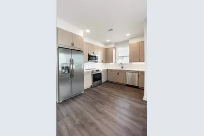 3001 W 11th Street #131, Houston, TX 77008 - Photo 5