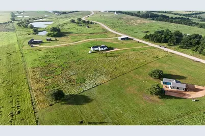 334 Vineyard View Trail, Carmine, TX 78932 - Photo 5