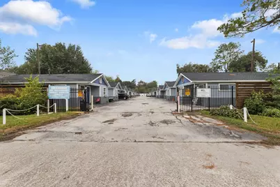4203 Hirsch Road #2, Houston, TX 77026 - Photo 3
