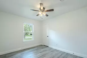 9818 Toucan Ln, Conroe, TX 77385 - Photo 15