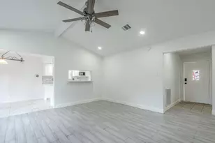 9818 Toucan Ln, Conroe, TX 77385 - Photo 5