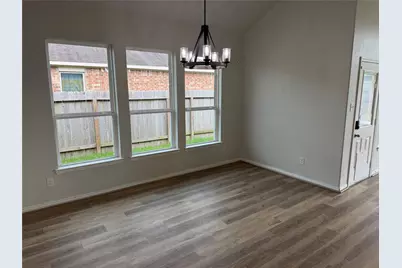 7820 Amber Court, Texas City, TX 77591 - Photo 9