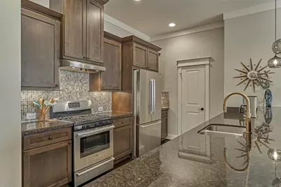 1114 W 15th Street, Houston, TX 77008 - Photo 9