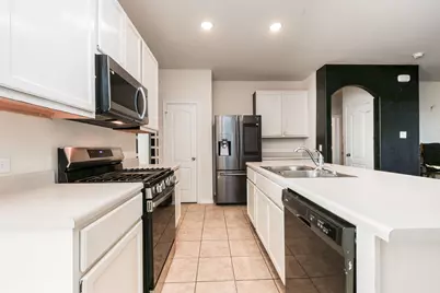 10010 Yanet Grove Lane, Houston, TX 77044 - Photo 11