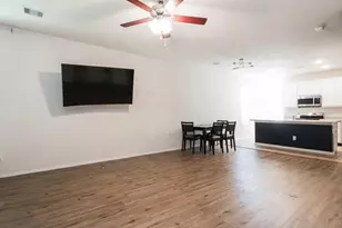 10010 Yanet Grove Ln, Houston, TX 77044 - Photo 5