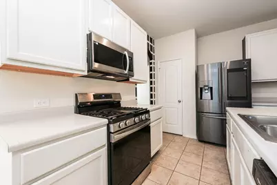 10010 Yanet Grove Lane, Houston, TX 77044 - Photo 9