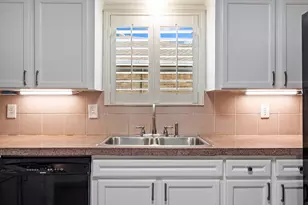 983 W Donovan St, Houston, TX 77091 - Photo 27