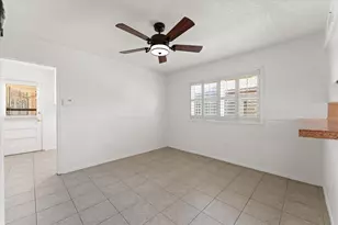 983 W Donovan St, Houston, TX 77091 - Photo 31