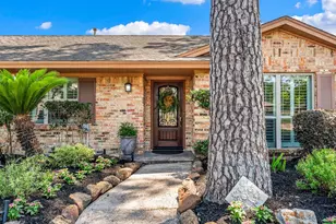 983 W Donovan St, Houston, TX 77091 - Photo 3