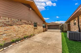 983 W Donovan St, Houston, TX 77091 - Photo 43