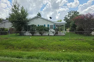 300 S Sandra St, Conroe, TX 77301 - Photo 5