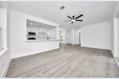 11222 Cliffwood Drive, Houston, TX 77035 - Photo 9