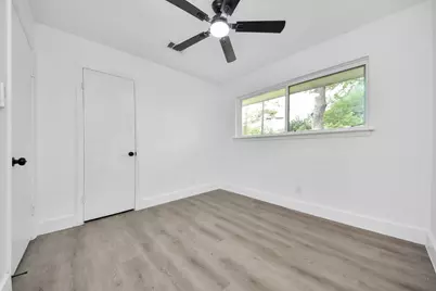 11222 Cliffwood Drive, Houston, TX 77035 - Photo 29