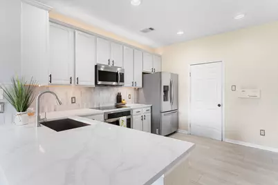 8026 Loyel Pointe Drive, Houston, TX 77064 - Photo 7