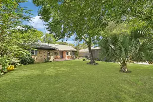 307 Winding Rd, Friendswood, TX 77546 - Photo 23