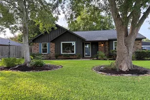 307 Winding Rd, Friendswood, TX 77546 - Photo 1