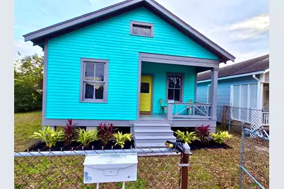 4807 Avenue P 1/2, Galveston, TX 77551 - Photo 1