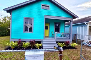 4807 Ave P 1/2, Galveston, TX 77551 - Photo 1