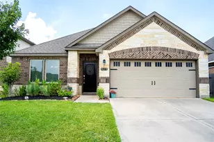 429 Lake Line Dr, Alvin, TX 77511 - Photo 1