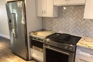 8565 Hiridge St, Houston, TX 77055 - Photo 3