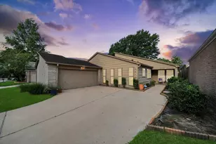 2210 Linea Del Pino St, Houston, TX 77077 - Photo 3