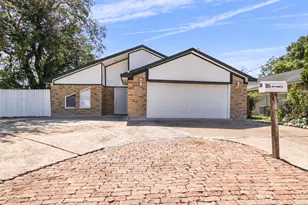 305 W Thomas Ave, Pasadena, TX 77506 - Photo 1
