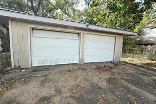 4100 Mockingbird Ln, Bay City, TX 77414 - Photo 17